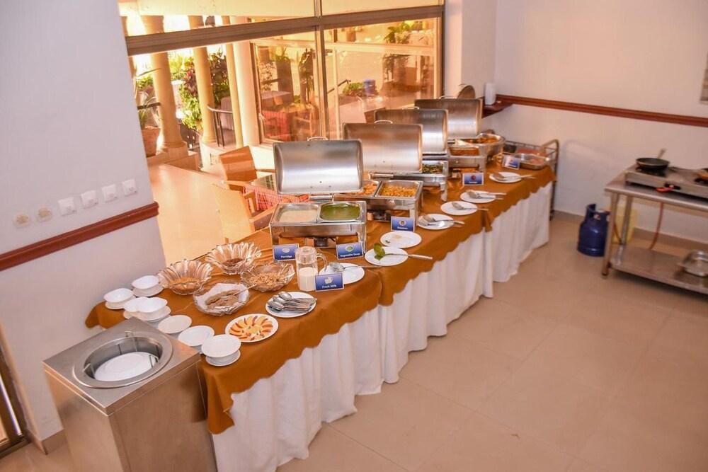 Nobleza Hotel Kigali Buitenkant foto