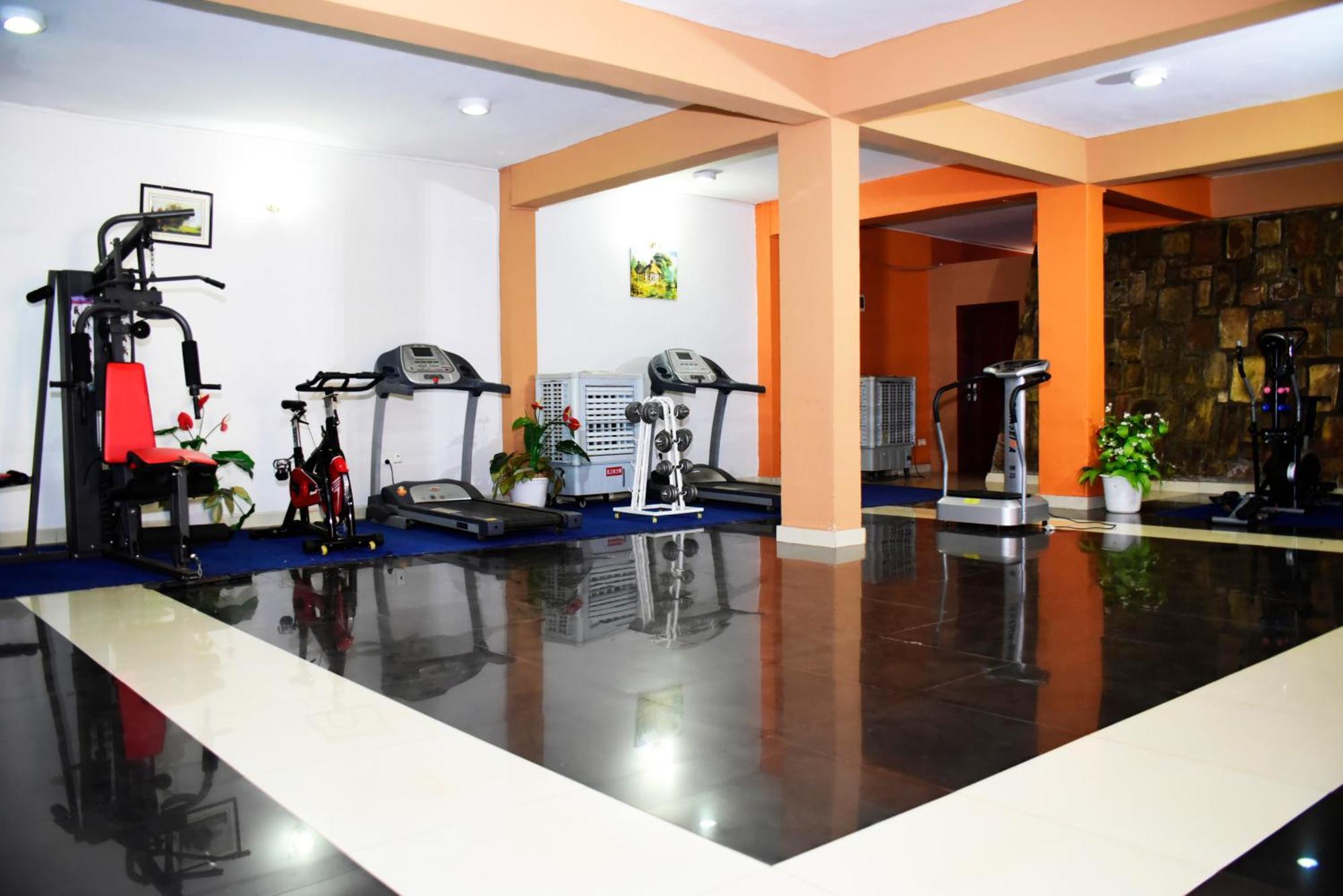 Nobleza Hotel Kigali Buitenkant foto